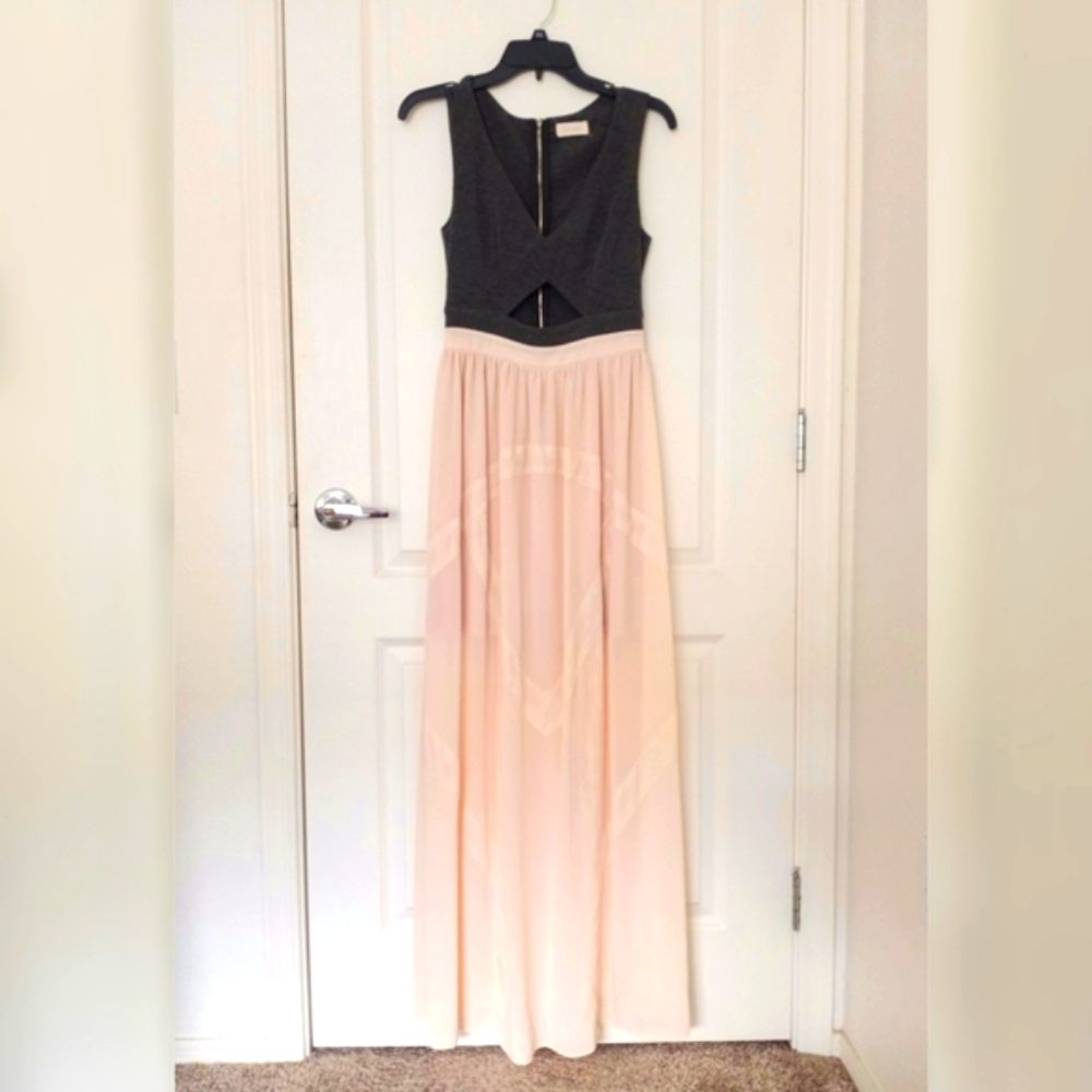 Exposed zip cut out maxi dress